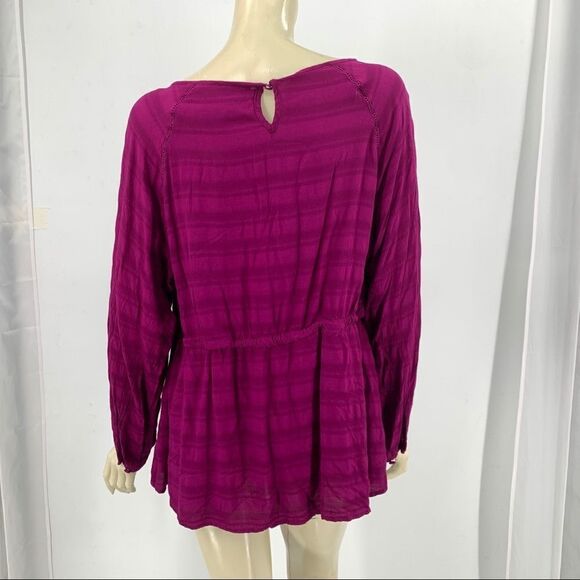 Torrid scoop neck Fuschia peasant top - Picture 2 of 7